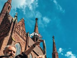 Niezwykłe odkrycie w Wołczynie. W wieży kościoła parafialnego odnaleziono kapsułę sprzed lat