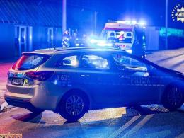 Kierowca BMW brawurową jazdę zakończył wjeżdżając w budynek WIDEO