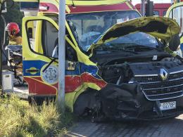 Zderzenie karetki i busa na obwodnicy Opola. Interweniował śmigłowiec LPR