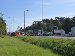 Zderzenie karetki i busa na obwodnicy Opola. Interweniował śmigłowiec LPR