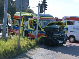 Zderzenie karetki i busa na obwodnicy Opola. Interweniował śmigłowiec LPR