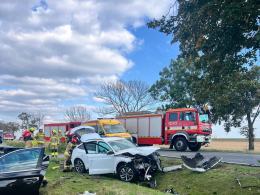 Wypadek na DK38. Dziecko i dorosły trafili do szpitala