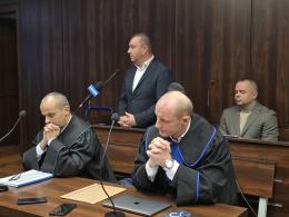"Absurd i farsa" - tak oskarżeni oceniają postępowanie. "Sprawa kredy" ponownie w Nysie (WIDEO