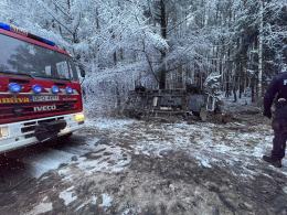 Bus wypadł z drogi w Dańcu. Kierowca trafił do szpitala