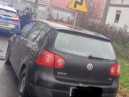 Pościg za 19-latką w Skałągach. Kierująca bez uprawnień uciekała przez pola