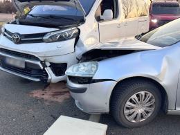Zderzenie busa z samochodem osobowym na ulicy Sosnkowskiego