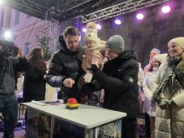 Jarmark Bożonarodzeniowy oficjalnie otwarty. Sprawdziliśmy, ile kosztują świąteczne przysmaki