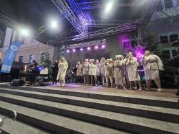 Jarmark Bożonarodzeniowy oficjalnie otwarty. Sprawdziliśmy, ile kosztują świąteczne przysmaki