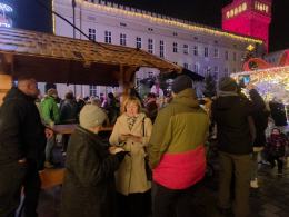 Jarmark Bożonarodzeniowy oficjalnie otwarty. Sprawdziliśmy, ile kosztują świąteczne przysmaki