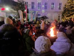 Jarmark Bożonarodzeniowy oficjalnie otwarty. Sprawdziliśmy, ile kosztują świąteczne przysmaki