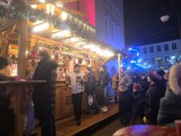 Jarmark Bożonarodzeniowy oficjalnie otwarty. Sprawdziliśmy, ile kosztują świąteczne przysmaki