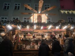 Jarmark Bożonarodzeniowy oficjalnie otwarty. Sprawdziliśmy, ile kosztują świąteczne przysmaki