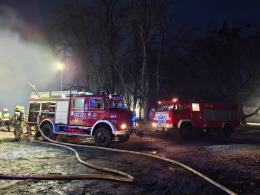 Pożar budynku gospodarczego przy stadninie w Mosznej. Ewakuowano 22 konie