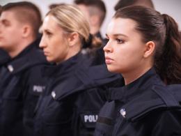 36 nowych policjantów złożyło ślubowanie w Komendzie Wojewódzkiej Policji w Opolu
