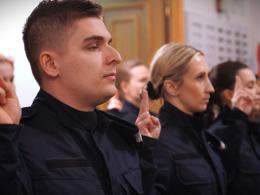 36 nowych policjantów złożyło ślubowanie w Komendzie Wojewódzkiej Policji w Opolu