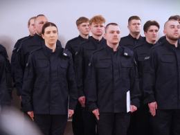 36 nowych policjantów złożyło ślubowanie w Komendzie Wojewódzkiej Policji w Opolu