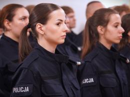 36 nowych policjantów złożyło ślubowanie w Komendzie Wojewódzkiej Policji w Opolu