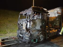 Pożar ciągnika siodłowego na MOP Wysoka przy autostradzie A4