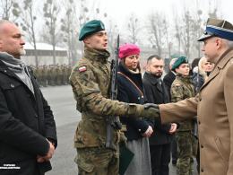 Elewi DZSW złożyli przysięgę. Symboliczny początek służby