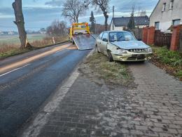 Zderzenie dwóch aut w Chróścicach. Audi dachowało