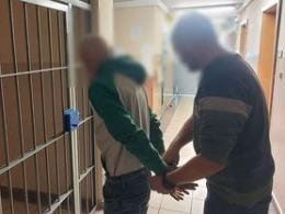 Zatrzymania po rozboju w Praszce. Sprawcy grozili przemocą w sklepie