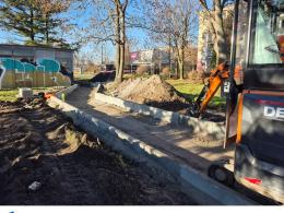 Nowa infrastruktura pieszo-rowerowa przy ul. Batalionów Chłopskich. Trwają pierwsze prace