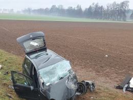 Zmarła 49-latka poszkodowana w wypadku na DW409 między Dobrą a Strzeleczkami