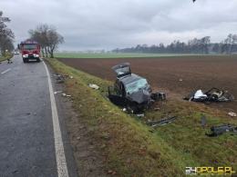 Zmarła 49-latka poszkodowana w wypadku na DW409 między Dobrą a Strzeleczkami