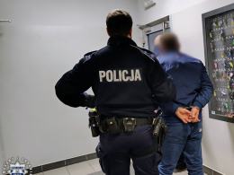 Poszukiwany 25-latek ukrywał się u znajomego