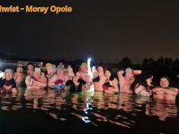 Noworoczne morsowanie na Bolko. Mróz im nie straszny