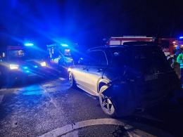Zderzenie autobusu i dwóch samochodów osobowych- trzy osoby poszkodowane