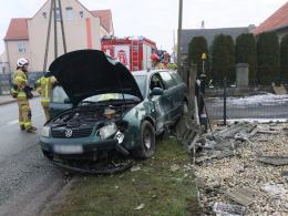 Seniorka wjechała w ogrodzenie w Polskiej Nowej Wsi. Skończyło się mandatem