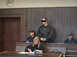 Zabił, ukrywał ciało w wannie i szafie. Ruszył proces Andrzeja W. (WIDEO)