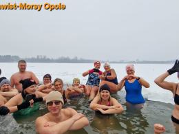 Opolskie Morsy znów wsparły WOŚP. Zimna woda, gorący cel
