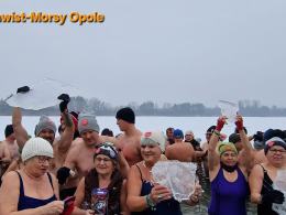 Opolskie Morsy znów wsparły WOŚP. Zimna woda, gorący cel