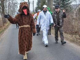 Niedźwiedź znów zatańczył w Chróścinie. Barwny korowód przeszedł przez wieś