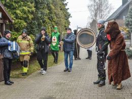 Niedźwiedź znów zatańczył w Chróścinie. Barwny korowód przeszedł przez wieś