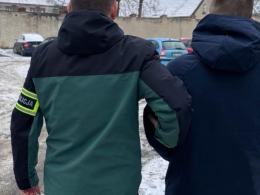 Zatrzymany za jazdę pod wpływem amfetaminy, posiadanie narkotyków i przekroczenie prędkości