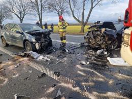 Zderzenie dwóch aut na drodze krajowej 94. Są utrudnienia