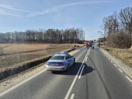 Dachowanie BMW w Siedliskach. Dwie osoby ranne