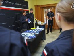 Za kulisami policyjnej służby. Uczniowie odwiedzili komendę w Opolu
