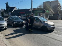 Zderzenie dwóch aut na ul. Wróblewskiego w Opolu. Jedna osoba w szpitalu