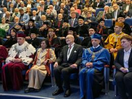 Jubileusz wydziału i wyróżnienie dla naukowca. Uhonorowano prof. Krzysztofa Kluszczyńskiego