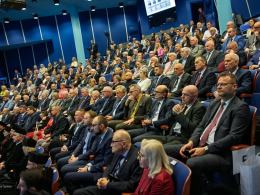 Jubileusz wydziału i wyróżnienie dla naukowca. Uhonorowano prof. Krzysztofa Kluszczyńskiego