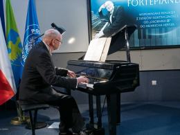 Jubileusz wydziału i wyróżnienie dla naukowca. Uhonorowano prof. Krzysztofa Kluszczyńskiego