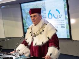 Jubileusz wydziału i wyróżnienie dla naukowca. Uhonorowano prof. Krzysztofa Kluszczyńskiego