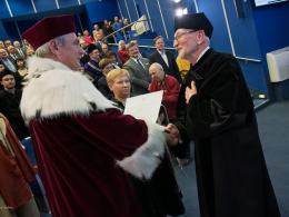 Jubileusz wydziału i wyróżnienie dla naukowca. Uhonorowano prof. Krzysztofa Kluszczyńskiego