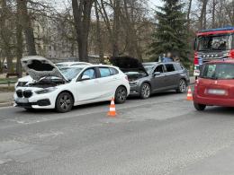 Wypadek na ul. Wrocławskiej w Opolu. Zderzenie dwóch aut