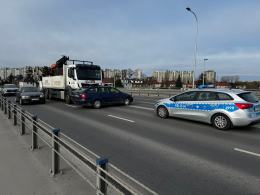 Kolizja na ulicy Niemodlińskiej. Zderzenie ciężarówki z osobówką