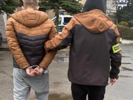 Pełen pakiet naruszeń. Kierowca bez uprawnień, ale z narkotykami